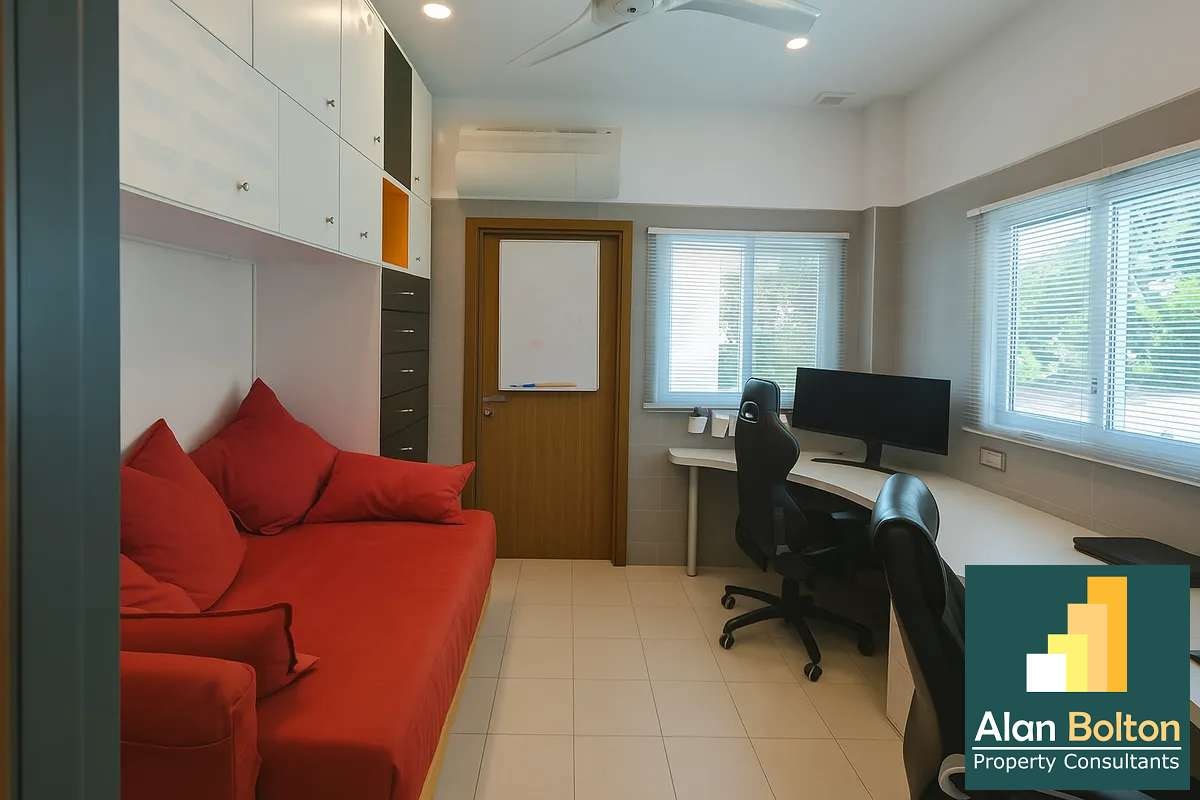 Newly Renovated Four Bedroom Three Bathroom House in Secure East Pattaya Village photo 8