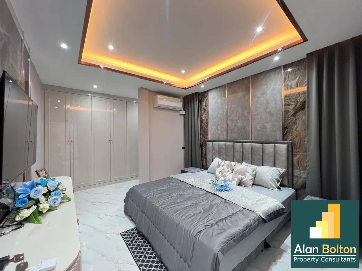 Pool villa 4 Bedrooms 3 Bathrooms in Central Pattaya photo 20