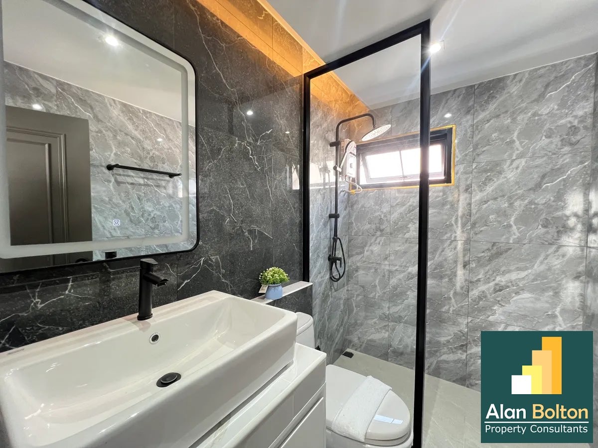 Pool villa 4 Bedrooms 3 Bathrooms in Central Pattaya photo 23
