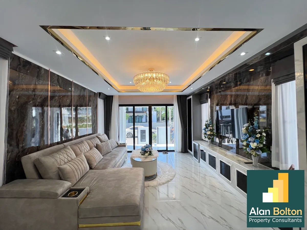 Pool villa 4 Bedrooms 3 Bathrooms in Central Pattaya photo 6