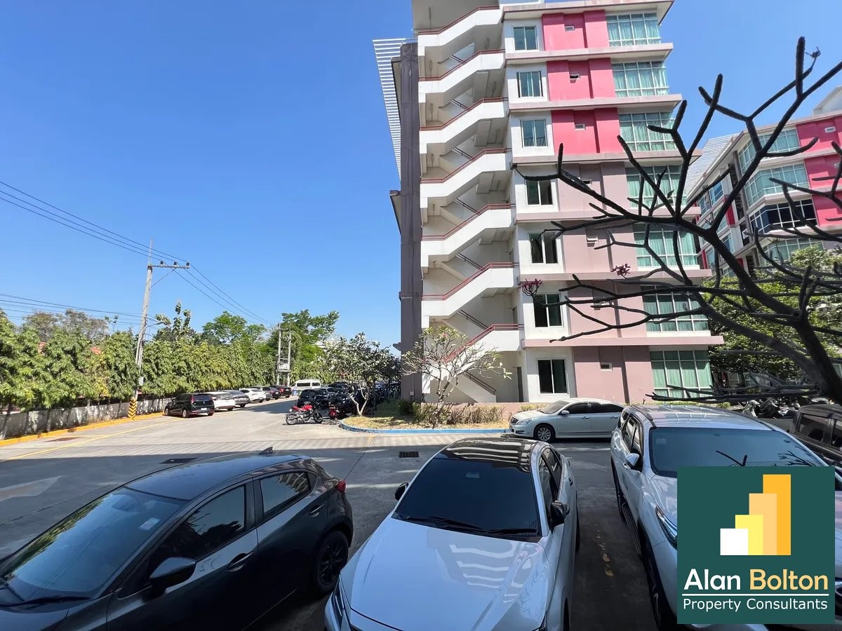 Corner unit 2 Bedrooms 2 Bathrooms in East Pattaya photo 13
