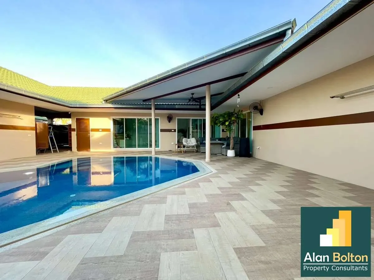 House With Private Pool For Rent In East Pattaya photo 12