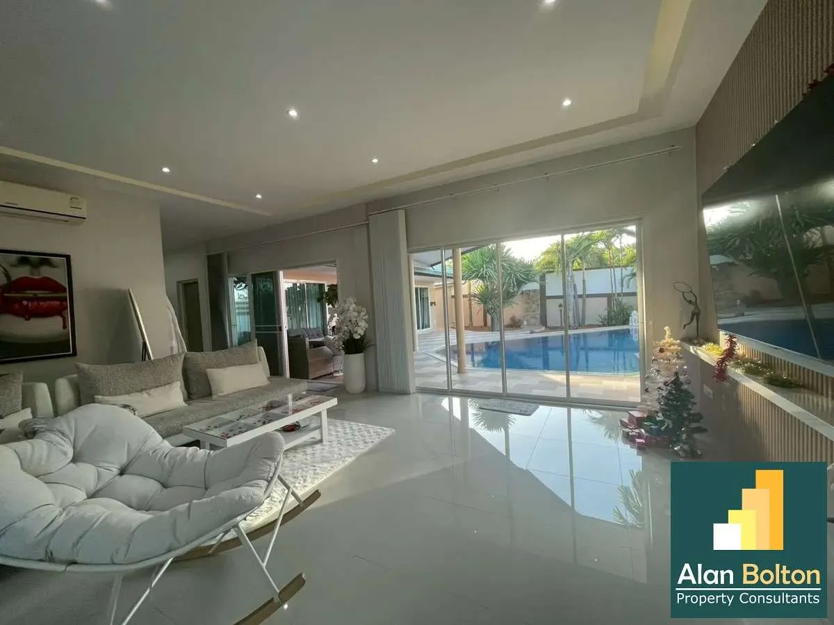 House With Private Pool For Rent In East Pattaya photo 15