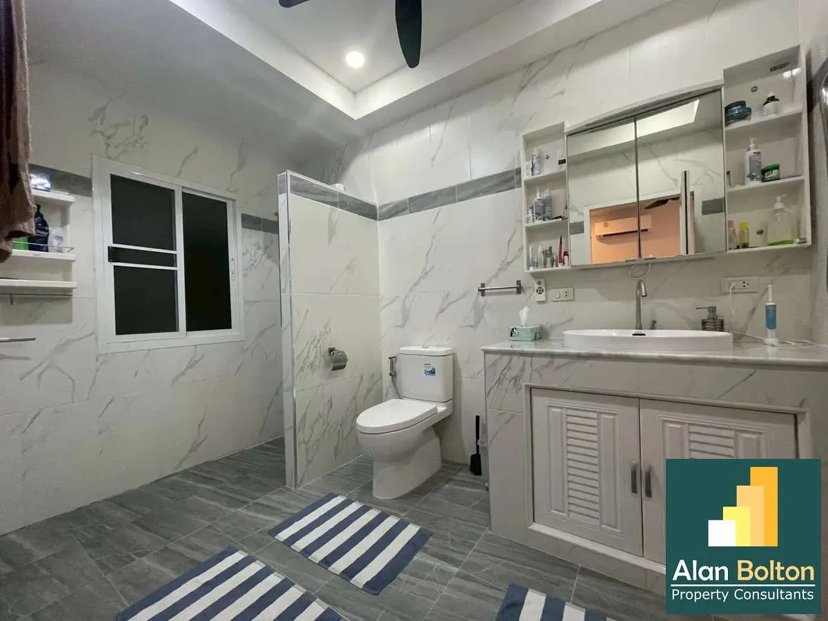 House With Private Pool For Rent In East Pattaya photo 7