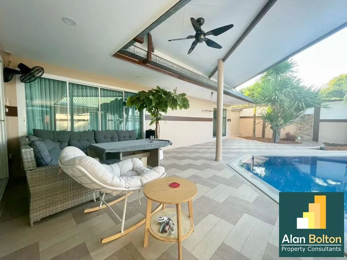 House With Private Pool For Rent In East Pattaya photo 8