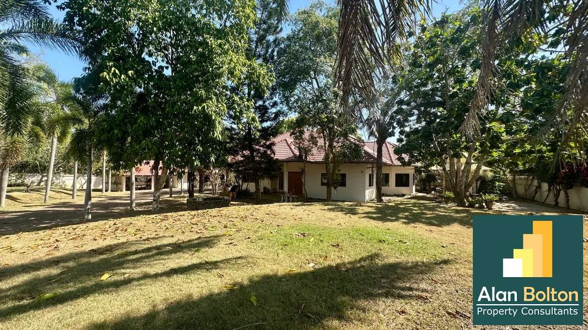 Expansive 3,892 m² Estate with Grand Residence, Guest House & Resort-Style Grounds for sale photo 9