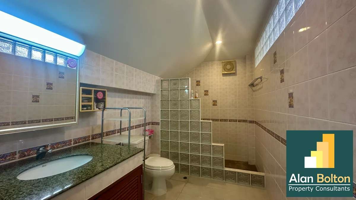 Expansive 3,892 m² Estate with Grand Residence, Guest House & Resort-Style Grounds for sale photo 4