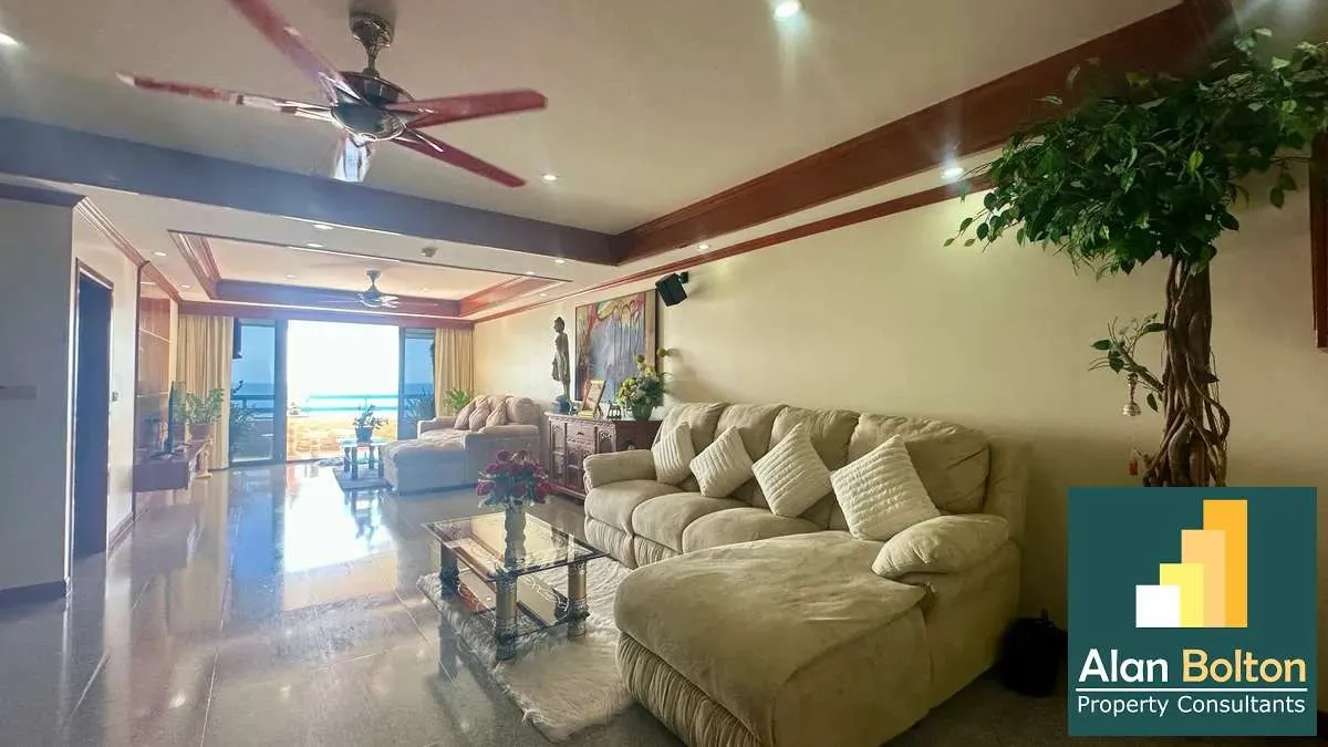 Jomtien Plaza Condotel photo 11