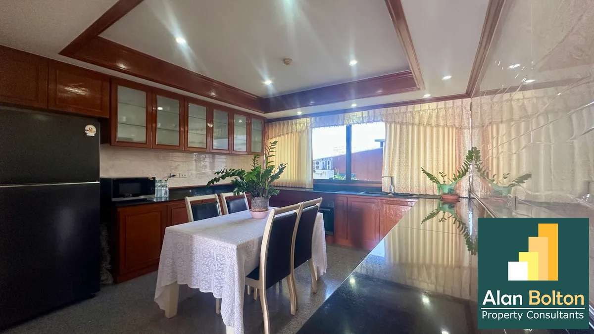 Jomtien Plaza Condotel photo 16