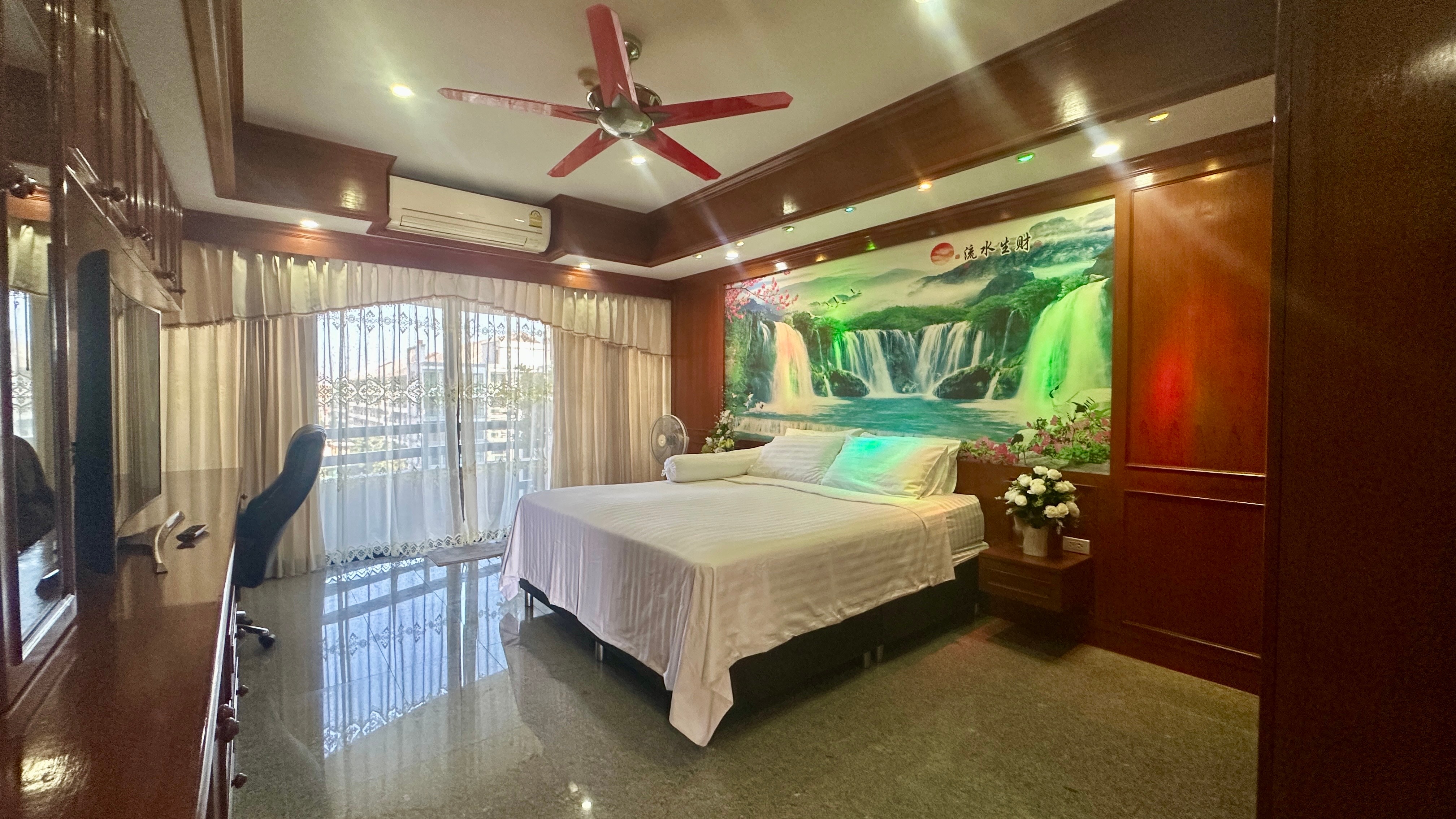 Jomtien Plaza Condotel photo 26