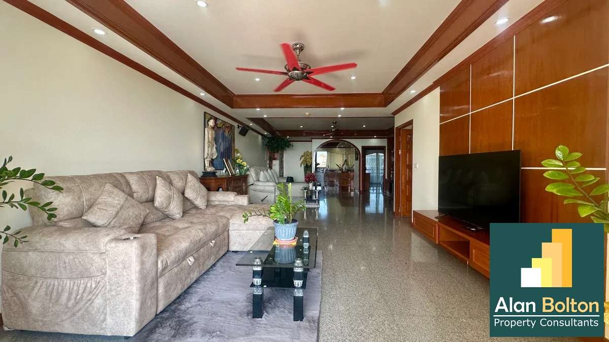 Jomtien Plaza Condotel