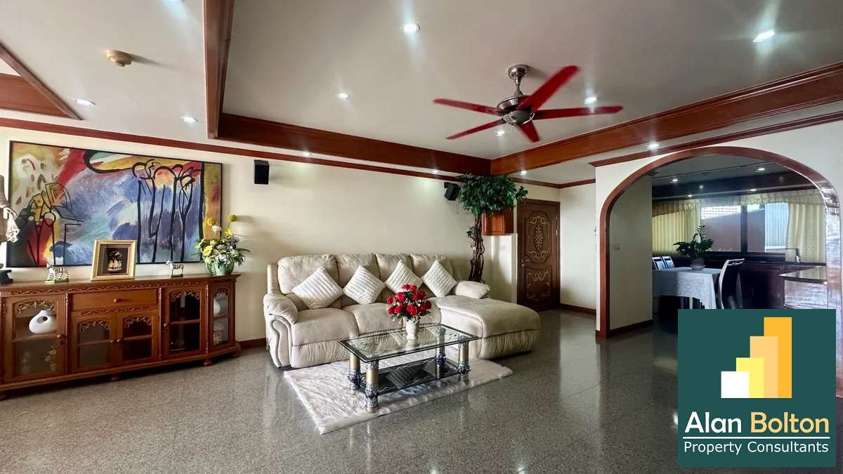 Jomtien Plaza Condotel photo 3