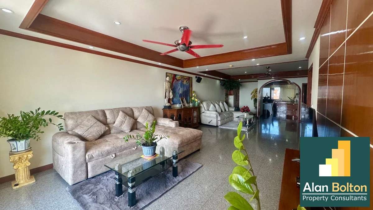 Jomtien Plaza Condotel photo 18