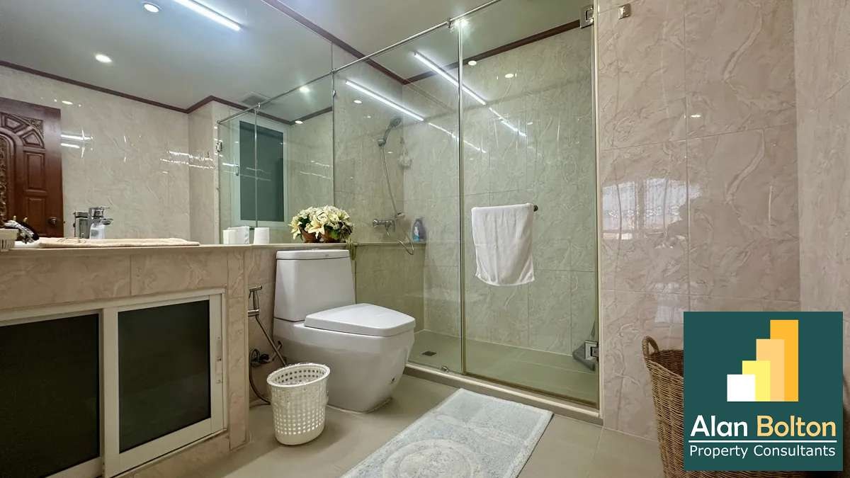 Jomtien Plaza Condotel photo 13