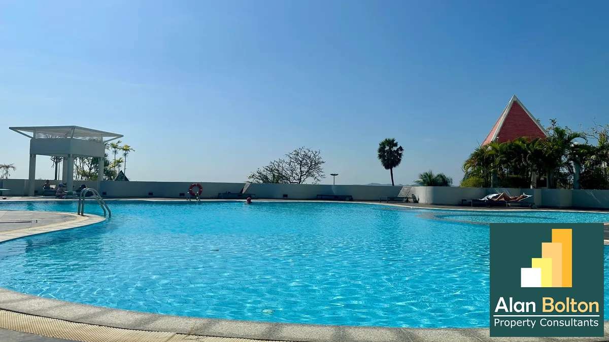 Jomtien Plaza Condotel photo 8