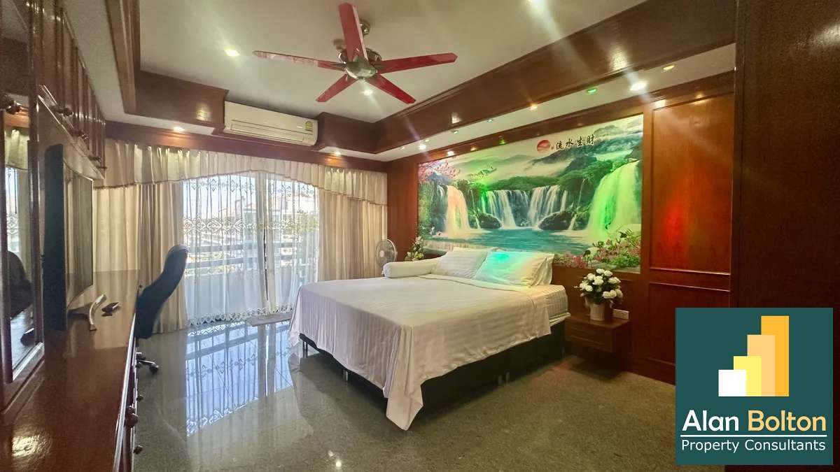 Jomtien Plaza Condotel photo 14