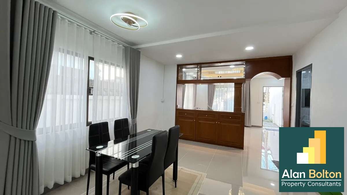 Coner 2- Storey Townhouse 3 Bedrooms 2 Bathrooms in East Pattaya photo 9