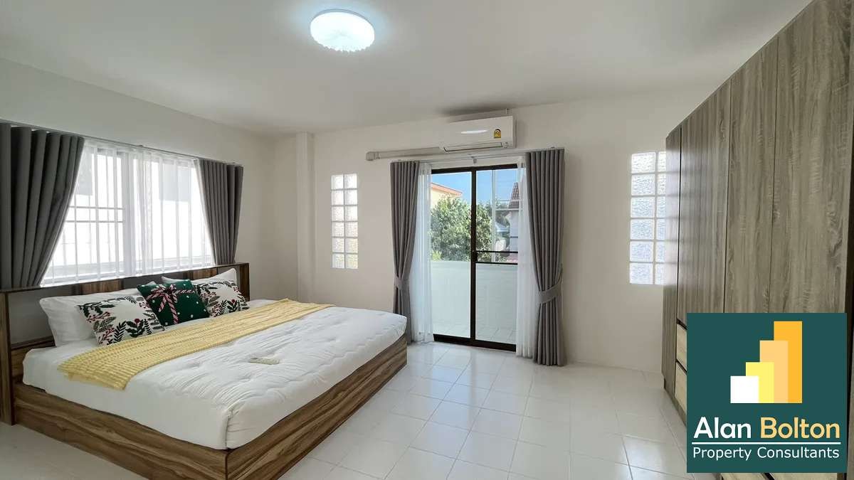 Coner 2- Storey Townhouse 3 Bedrooms 2 Bathrooms in East Pattaya photo 10