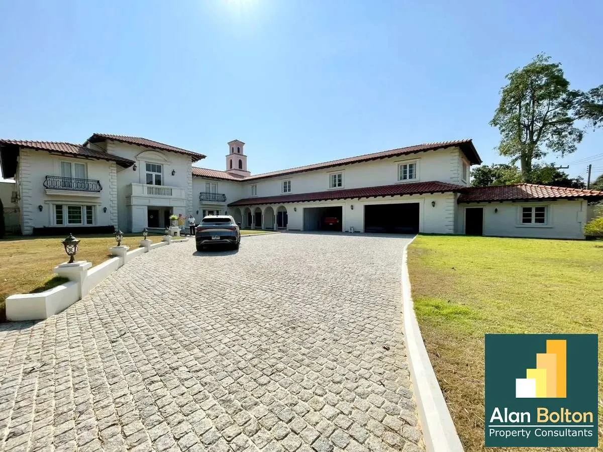 A Large Luxury 6 Bedroom 10 Bathroom Pool Villa in Mabprachan Lakeside photo 2