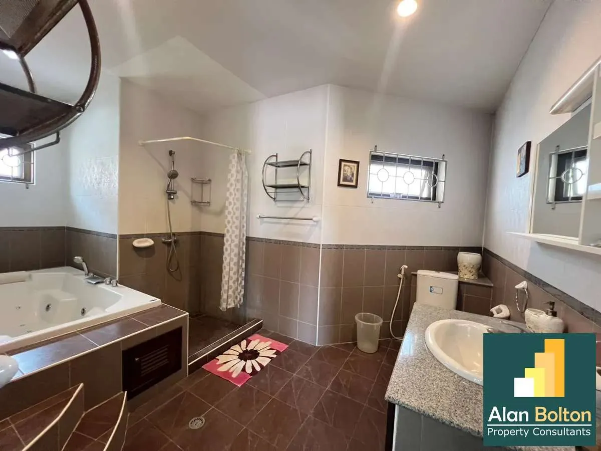 Pool villa 4 Bedroom 6 Bathrooms House For Sale Or rent in Mabprachan photo 12