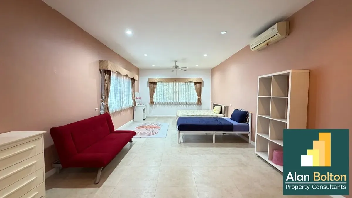 Pool villa 4 Bedroom 6 Bathrooms House For Sale Or rent in Mabprachan photo 3