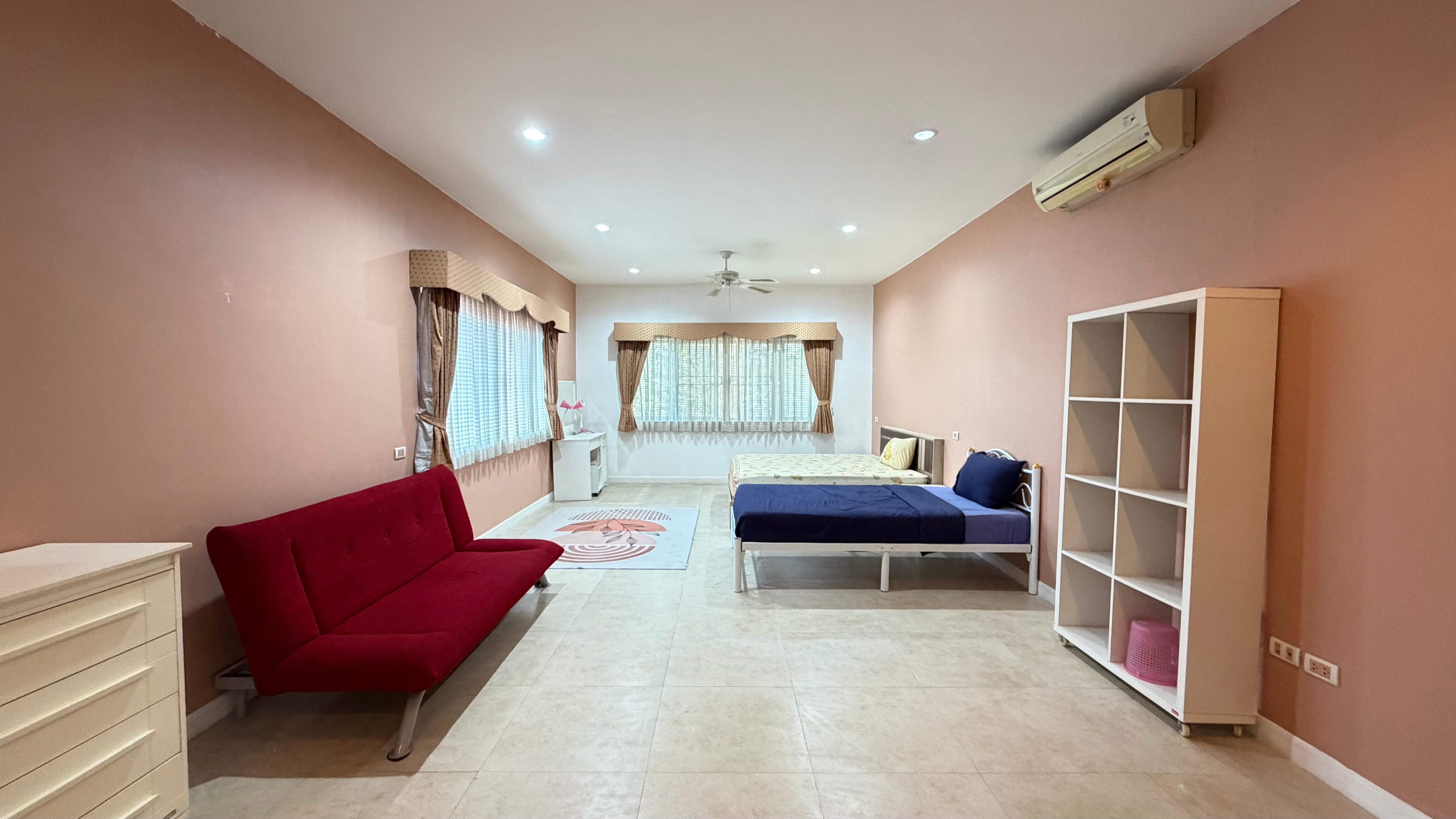 Pool villa 4 Bedroom 6 Bathrooms House For Sale Or rent in Mabprachan photo 25