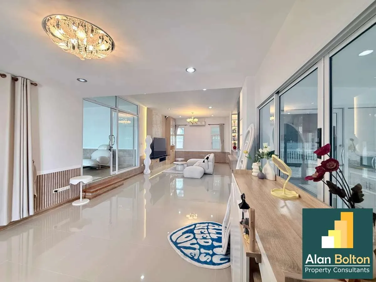 3 Bedroom 4 Bathroom for rent photo 9