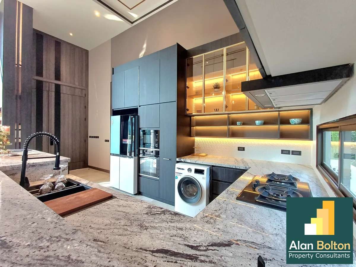 Brand New Luxury Pool Villa 3 bedrooms 4 bathrooms in Mabprachan for Sale photo 7