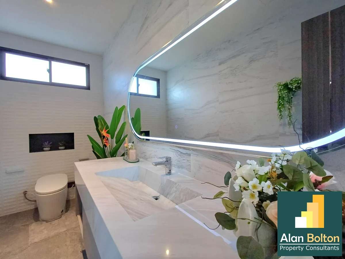 Brand New Luxury Pool Villa 3 bedrooms 4 bathrooms in Mabprachan for Sale photo 18