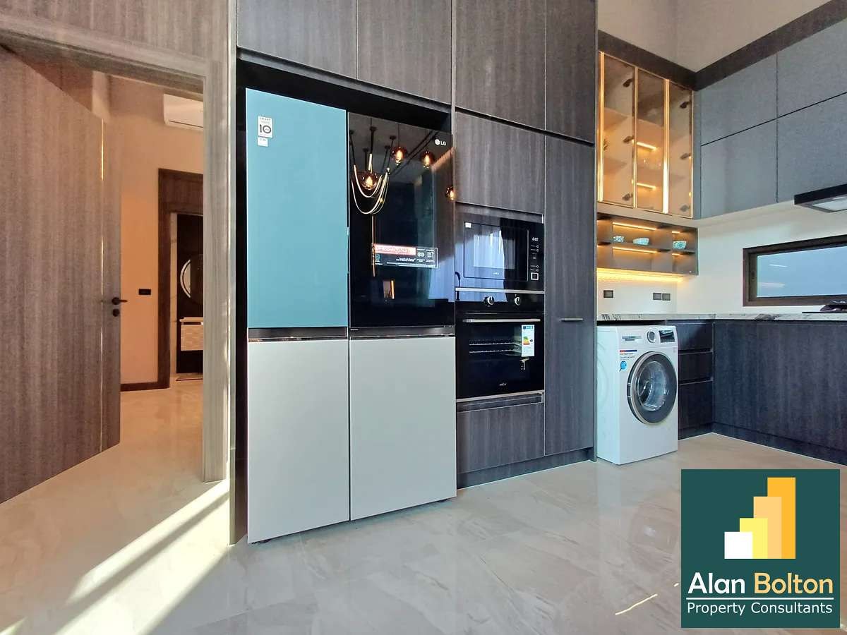 Brand New Luxury Pool Villa 3 bedrooms 4 bathrooms in Mabprachan for Sale photo 6