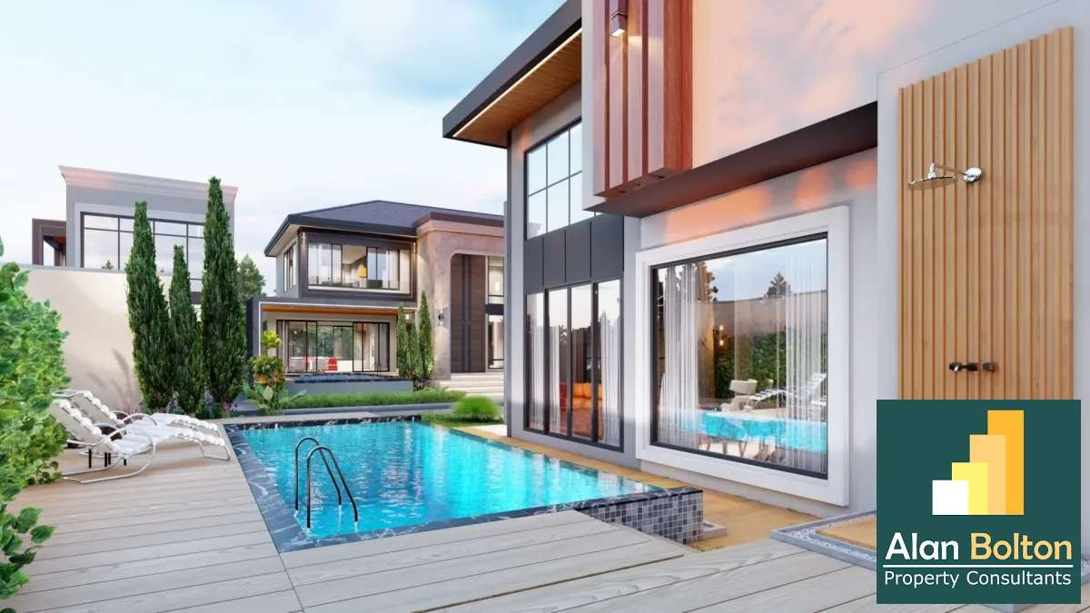 Luxury Pool Villa 4 bedrooms 5 bathrooms in Mabprachan for Sale