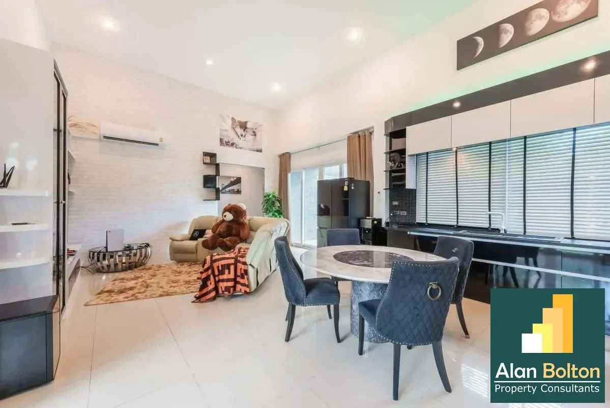 Pool Villa 4 Bedrooms 5 Bathrooms in East Pattaya photo 16