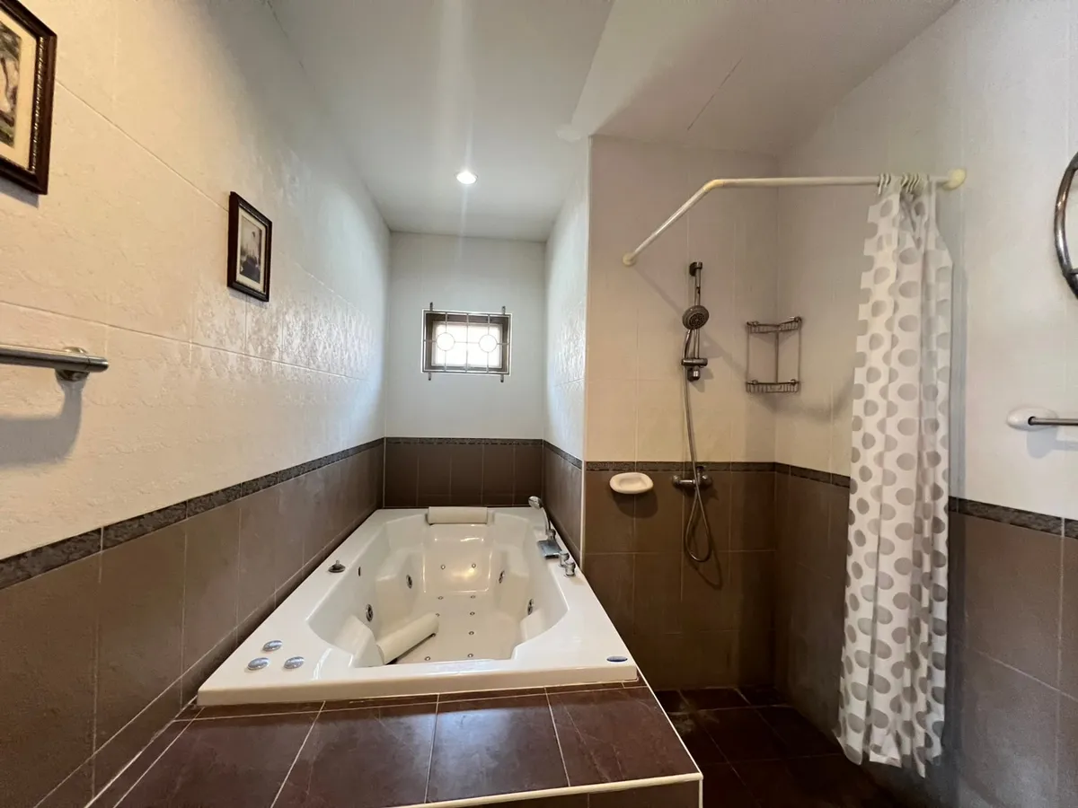 Pool Villa 4 Bedrooms 5 Bathrooms in East Pattaya photo 27