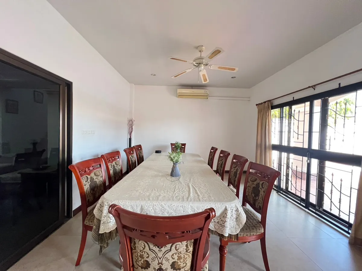 Pool Villa 4 Bedrooms 5 Bathrooms in East Pattaya photo 32