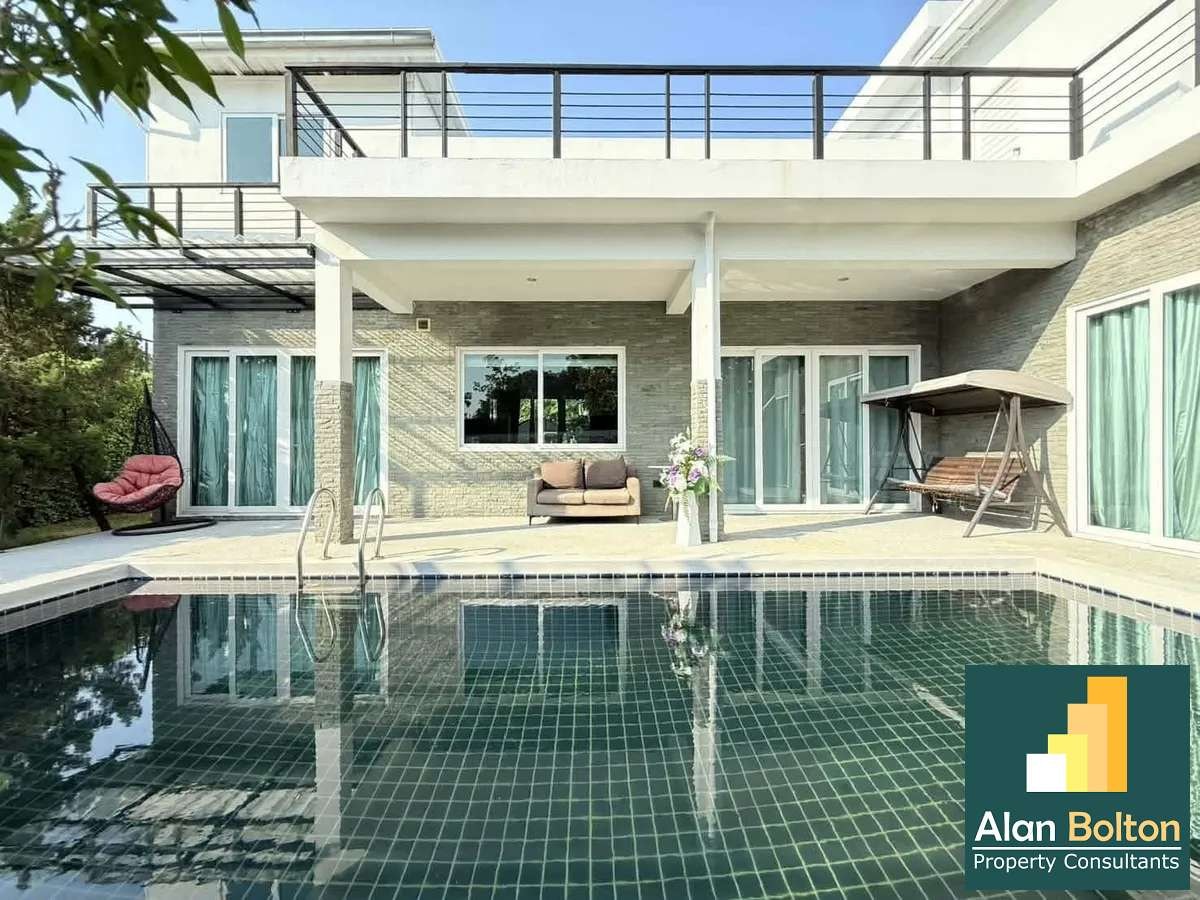 Pool Villa 4 Bedrooms 5 Bathrooms in East Pattaya photo 11