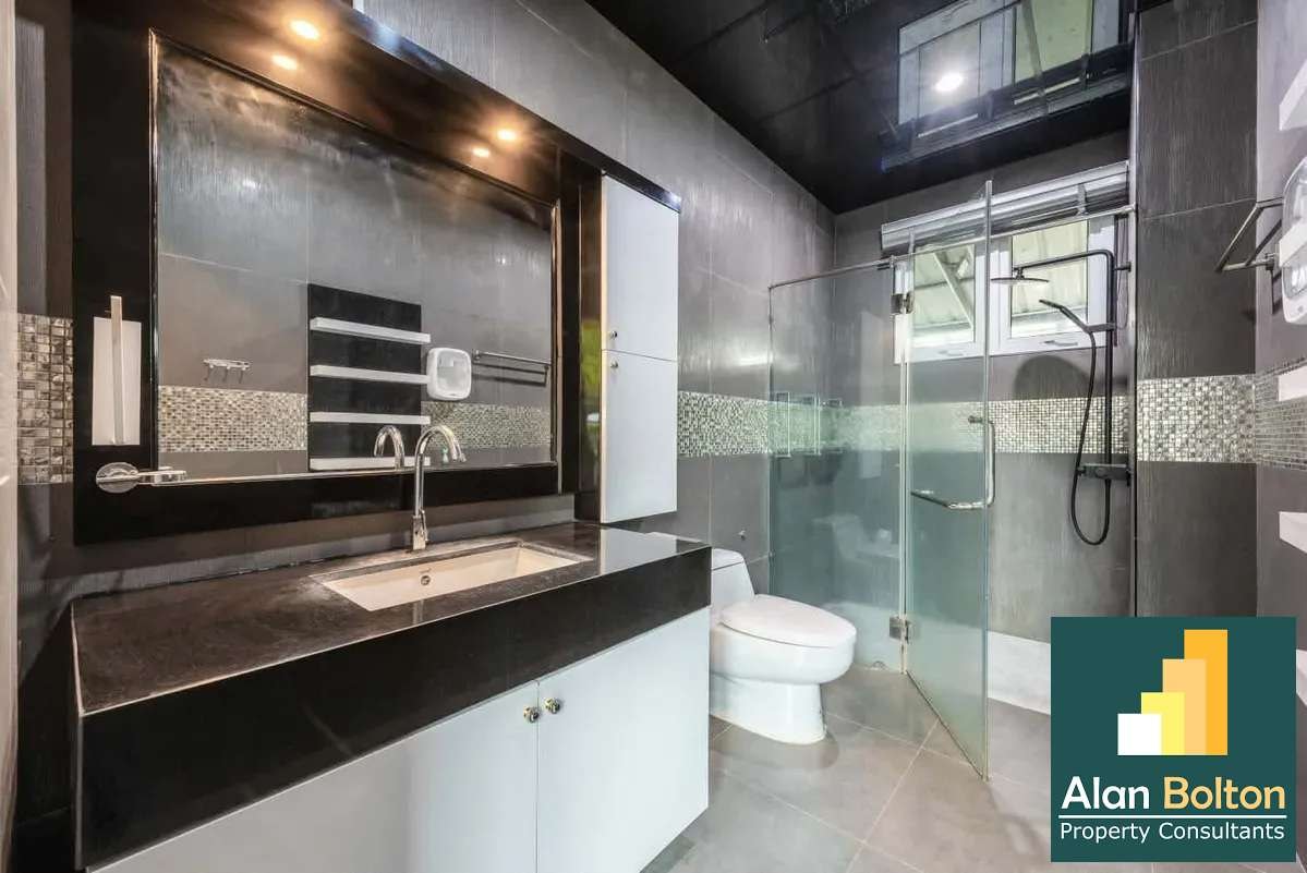 Pool Villa 4 Bedrooms 5 Bathrooms in East Pattaya photo 4