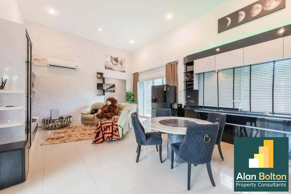 Pool Villa 4 Bedrooms 5 Bathrooms in East Pattaya photo 17