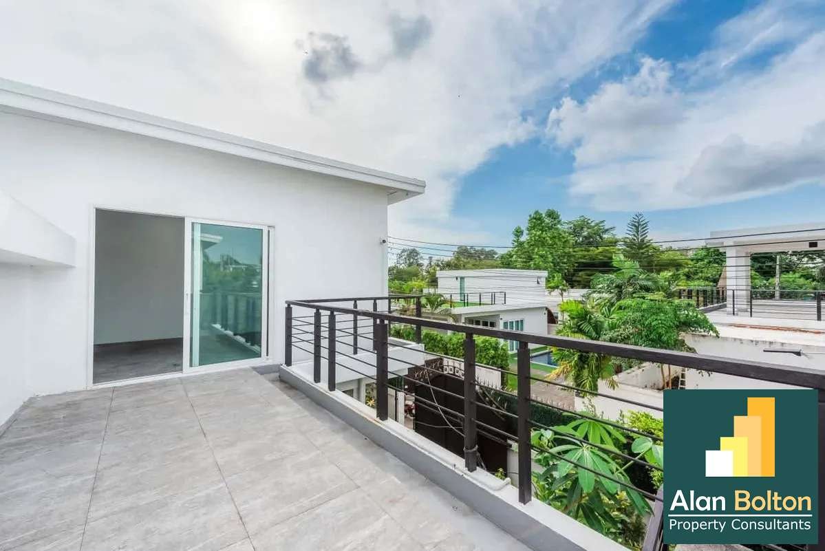 Pool Villa 4 Bedrooms 5 Bathrooms in East Pattaya photo 19