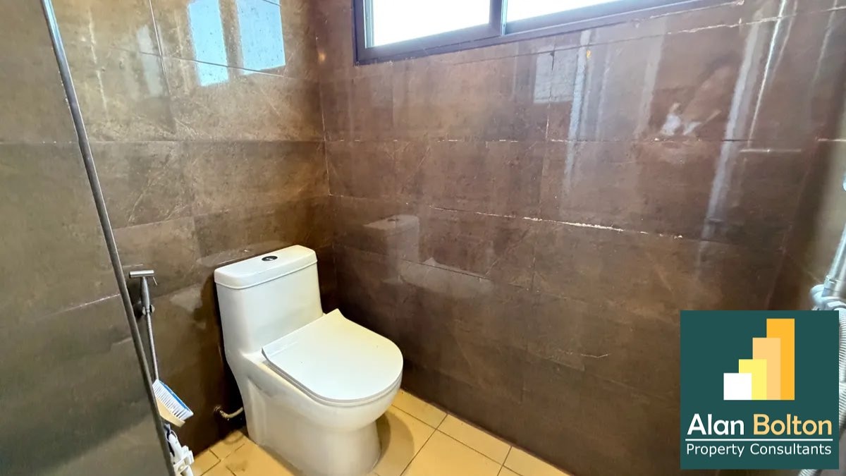 Newly renovated Studio Condo For Sale In Fly Bird photo 8