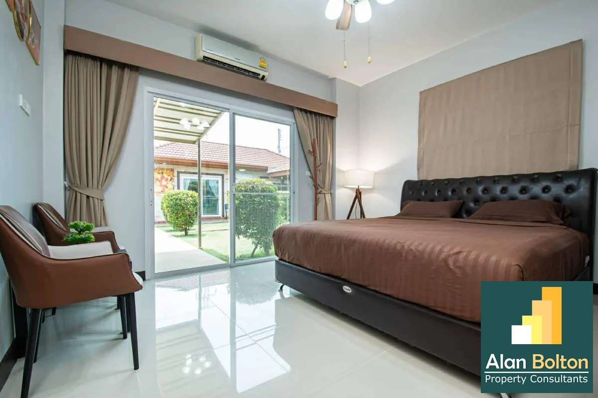 Resort-Style Pool villa for rent 6 Bedrooms 7 Bathrooms 3 Houses in East Pattaya photo 11