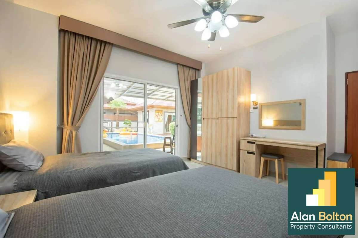Resort-Style Pool villa for rent 6 Bedrooms 7 Bathrooms 3 Houses in East Pattaya photo 9