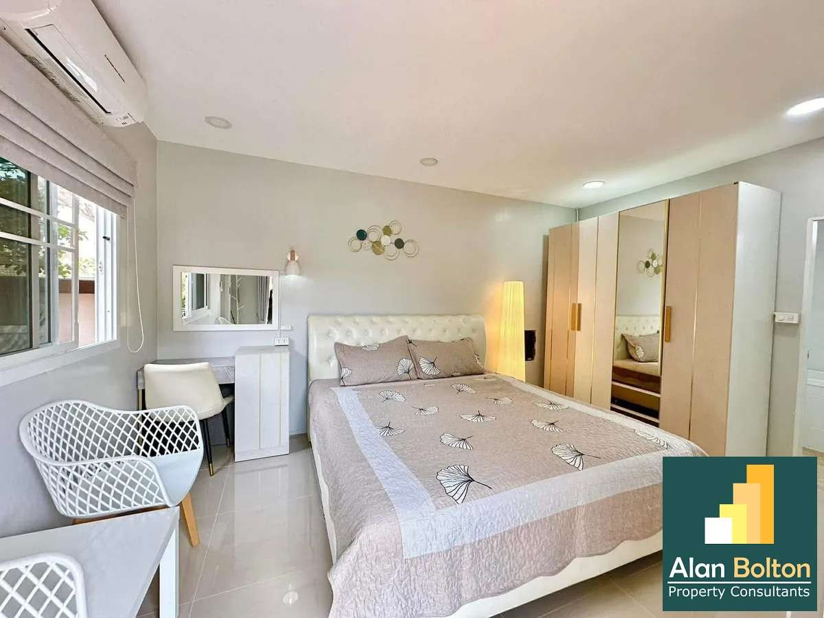 Resort-Style Pool villa for rent 6 Bedrooms 7 Bathrooms 3 Houses in East Pattaya photo 14