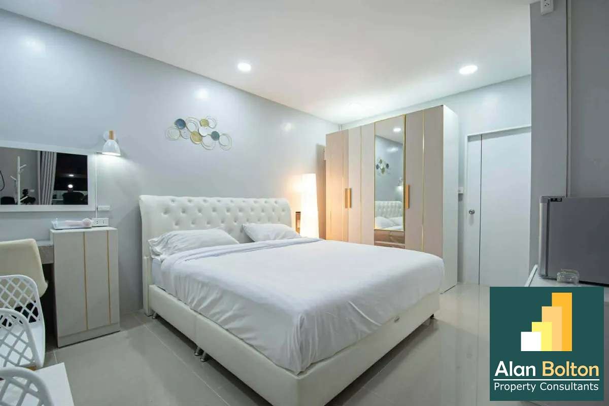 Resort-Style Pool villa for rent 6 Bedrooms 7 Bathrooms 3 Houses in East Pattaya photo 5