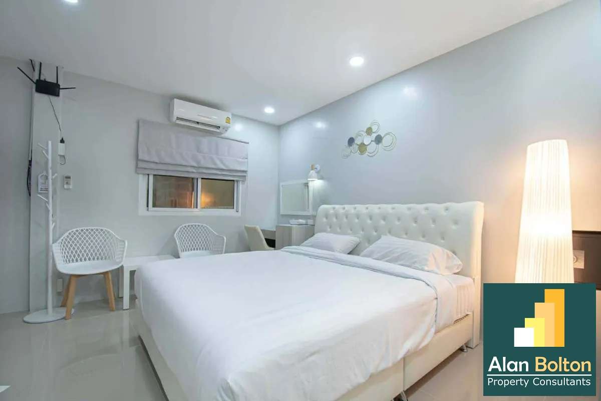 Resort-Style Pool villa for rent 6 Bedrooms 7 Bathrooms 3 Houses in East Pattaya photo 4