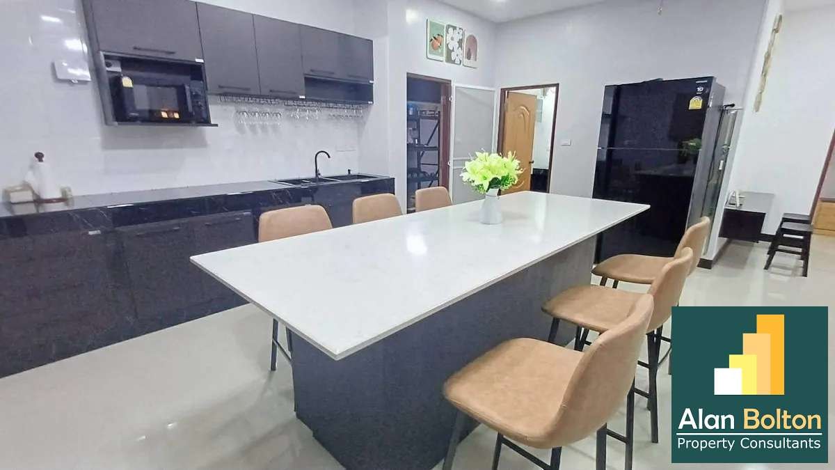 Resort-Style Pool villa for rent 6 Bedrooms 7 Bathrooms 3 Houses in East Pattaya photo 18