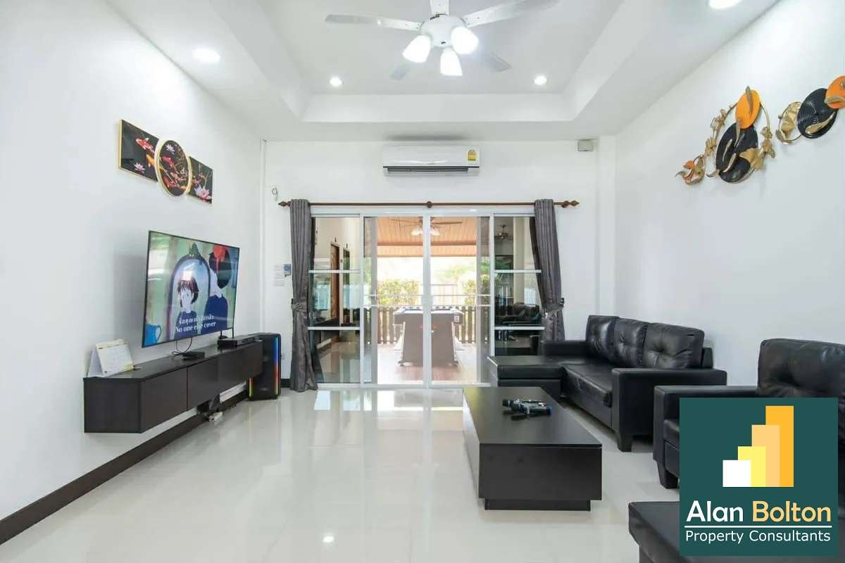 Resort-Style Pool villa for rent 6 Bedrooms 7 Bathrooms 3 Houses in East Pattaya photo 17