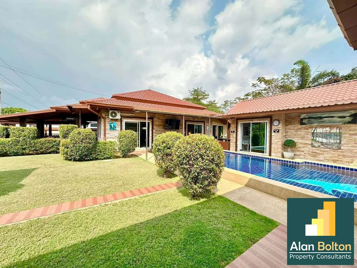 Resort-Style Pool villa for rent 6 Bedrooms 7 Bathrooms 3 Houses in East Pattaya photo 15