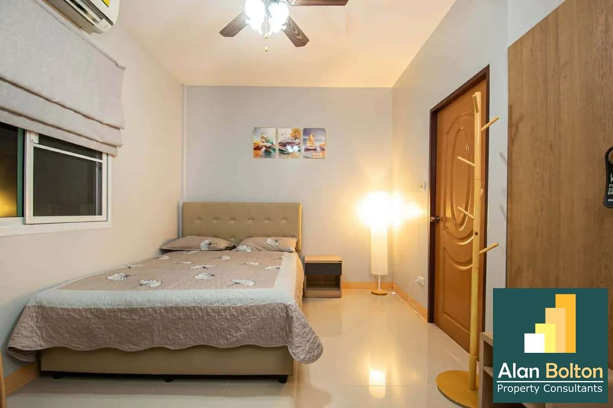Resort-Style Pool villa for rent 6 Bedrooms 7 Bathrooms 3 Houses in East Pattaya photo 13