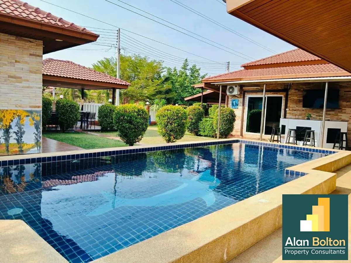 Resort-Style Pool villa for rent 6 Bedrooms 7 Bathrooms 3 Houses in East Pattaya photo 16