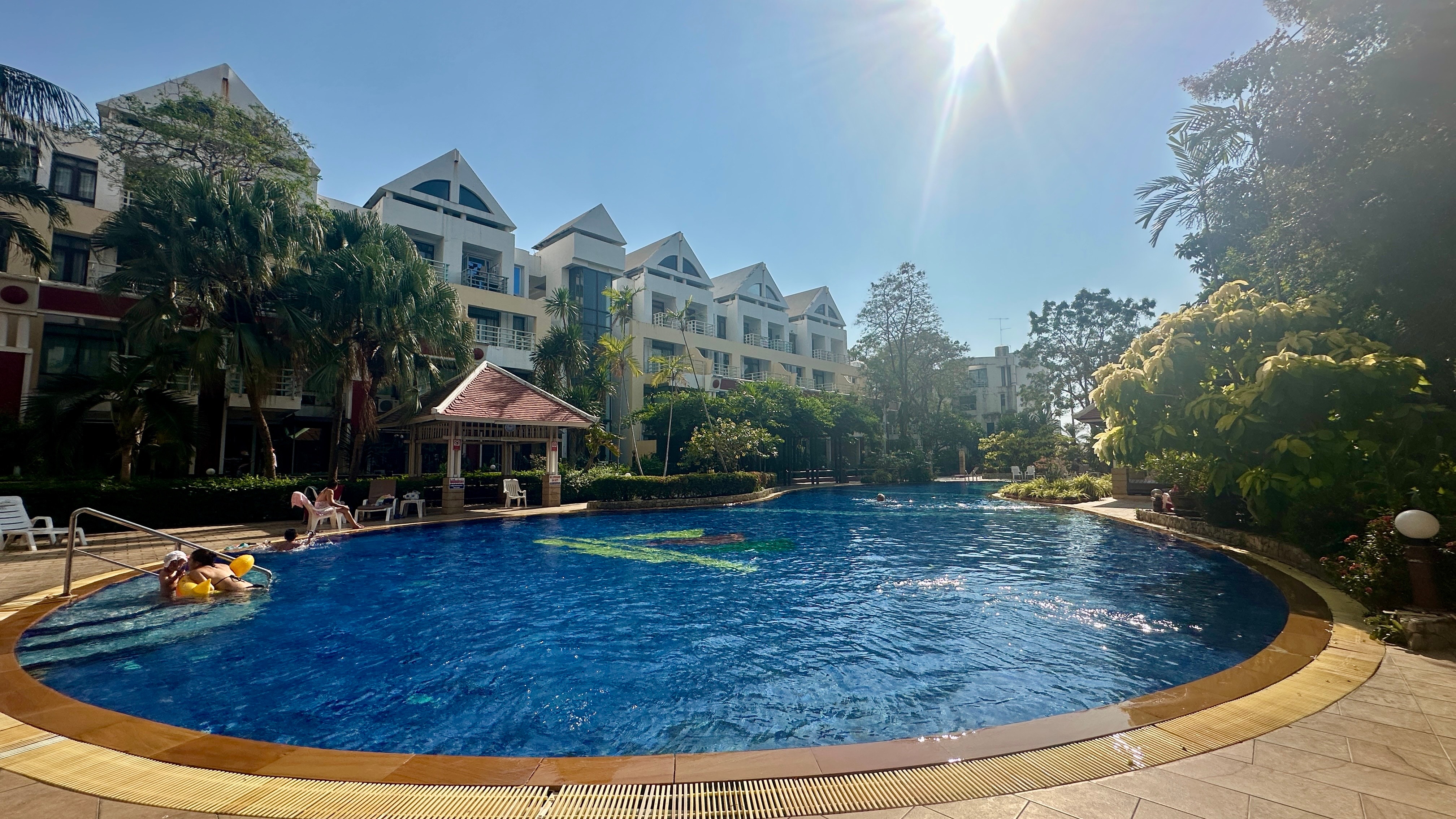 Metro Jomtien Condotel photo 27